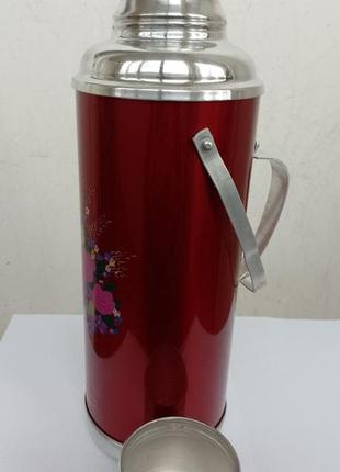 Термос вакуумный на 1.3 литра.