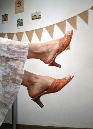 Босоножки сабо на каблуке каблуках кожаные плетённые бежевые 37