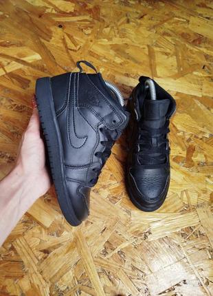 Шкіряні кросівки jordan 1 mid (ps) air jordan 640734-093