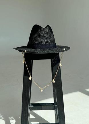 Капелюх федора жіночий d.hats з рафія з ланцюгом золото з мушлями чорний4 фото