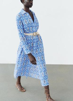 Сукня-сорочка zara з поясом  та довгими рукавами.