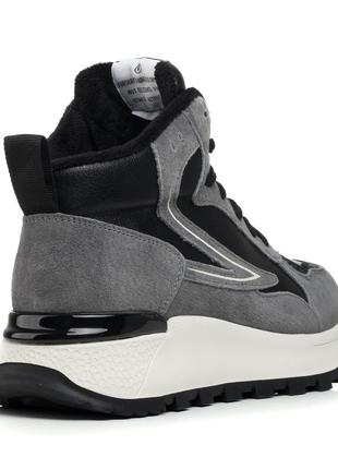 Женские кожаные высокие кроссовки осенние с утеплением на удобной белой подошве и платформ...