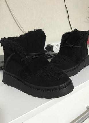 Женские зимние ботинки