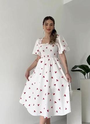Белое платье миди свободного кроя с завязками на спине принт вишни в цветочный принт с подкладкой голубая чепная стильная трендовая