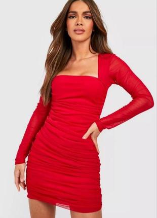 Червона сукня від boohoo