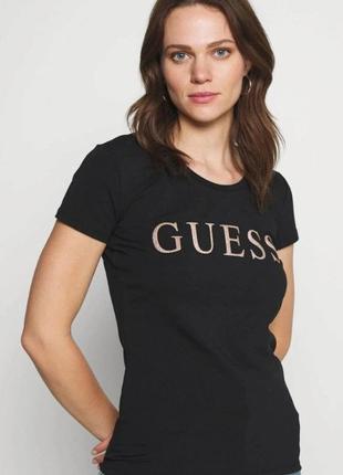 Футболка черная хлопковая с надписью different guess
