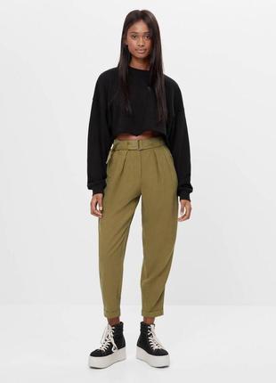 Брюки цвета хаки