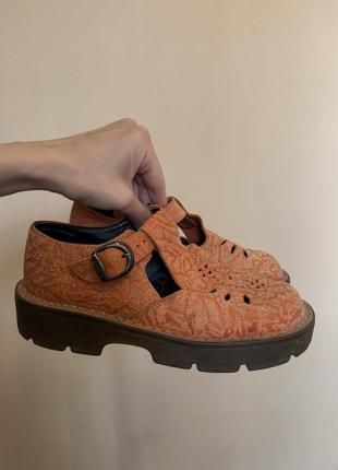 Женские кожаные туфли dr.martens