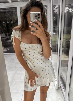 Сукня атласна