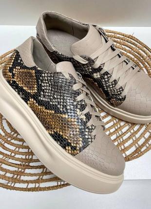 Кросівки жіночі з натуральної італійської шкіри під рептилію на платформі