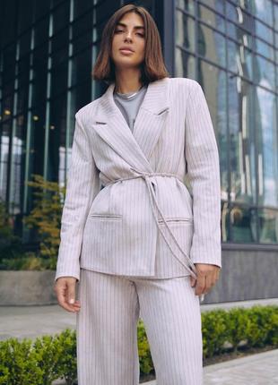 Серый замшевый пиджак в полоску