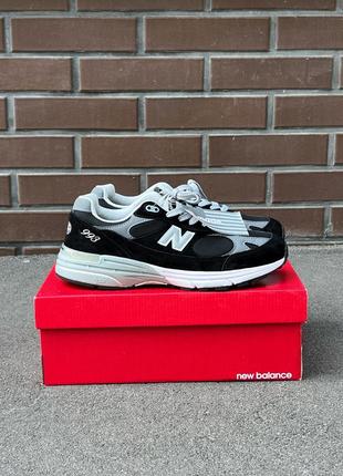 Sneaker von Levis und New Balance