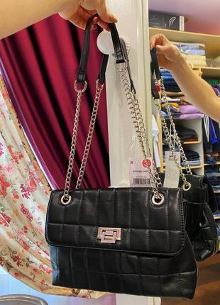 Черная сумка сумочка стеганная базовая через плечо стильная на каждый день модная с цепочками 2024 нова2 фото