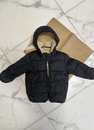 Детская зимняя курточка на молнии с капюшоном который снимается 92 -98размер