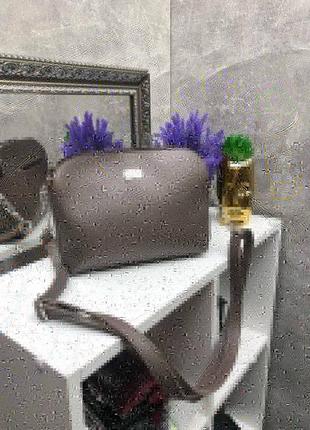 Жіноча стильна та якісна сумка з еко шкіри капучіно