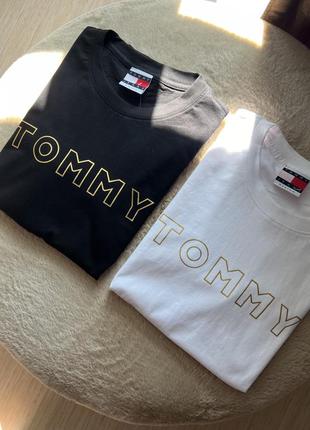 Футболка rounded tommy hilfiger біла і чорна