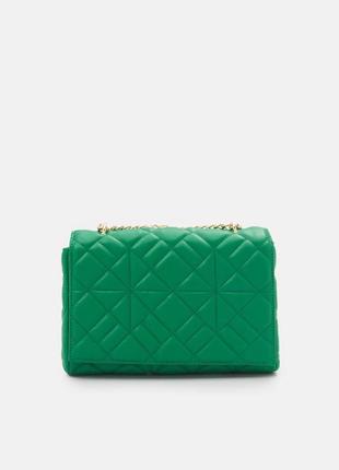 Сумка жіноча зелена сумочка стьобана 2024 з ланцюжком невелика через плече стильна салатова стьогана7 фото