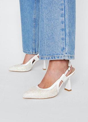 Нові білі туфлі босоніжки із гострим носком nasty gal, розмір 40