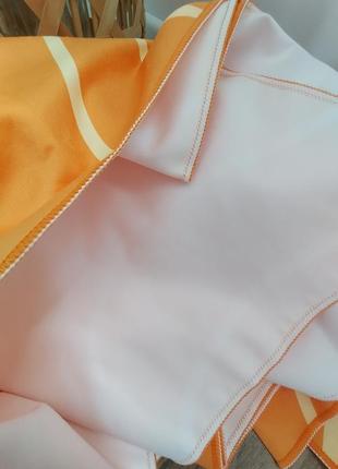 Полотенце для пляжа в чехле la roche -posay