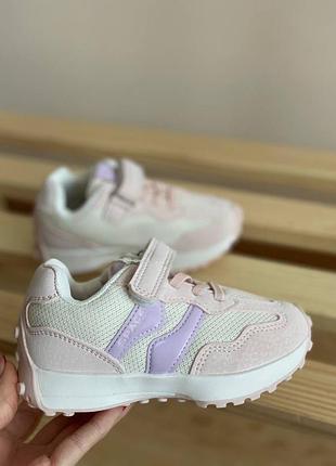 Дитячі кросівки для дівчинки