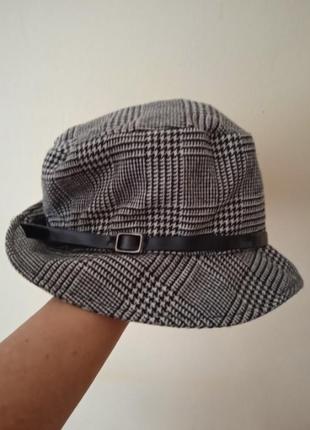 Шапка 80% шерсти. италия