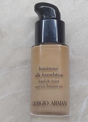 Тональний крем giorgio armani white luminous silk foundation 6.5. об'єм 18 ml.