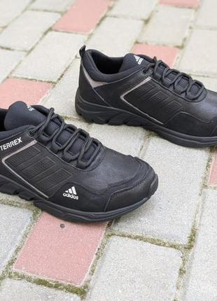 Демісезонні шкіряні кросівки adidas terrex чорні