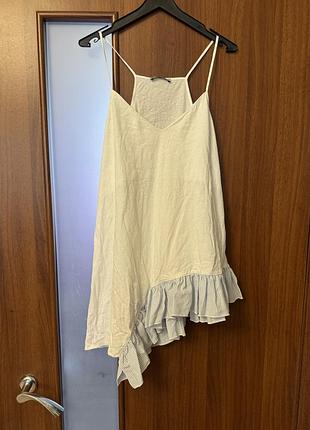 Женская асимметричная длинная майка с рюшами