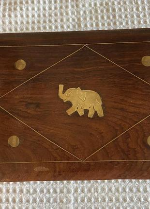 Шкатулка с секретным замком.