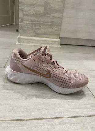 Продам кросівки для тренувань nike