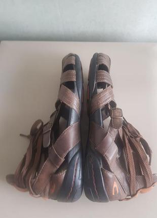 Кожаные сандали коричневые босоножки на низком каблуке9 фото