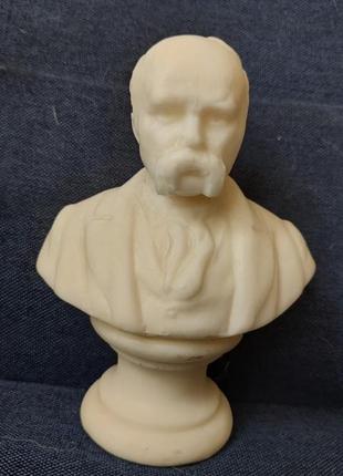 Бюст шевченко  г.  т .