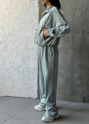 Костюм