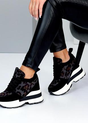 Новые темные дизайнерские женские сникерсы на танкетке, высокие с элементами принта...