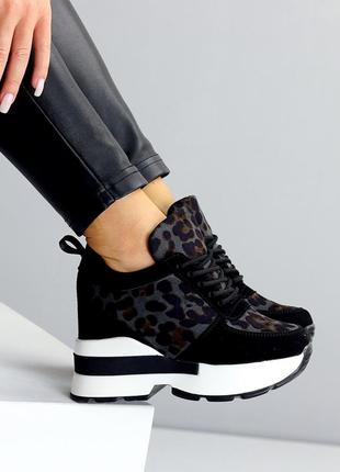 Новые темные дизайнерские женские сникерсы на танкетке, высокие с элементами принта...