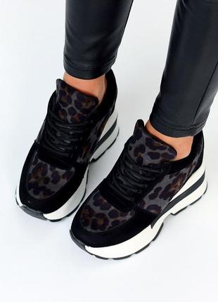 Новые темные дизайнерские женские сникерсы на танкетке, высокие с элементами принта...