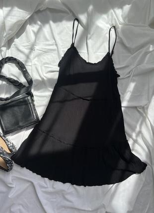 Чорна сукня на тонких бретелях miss selfridge