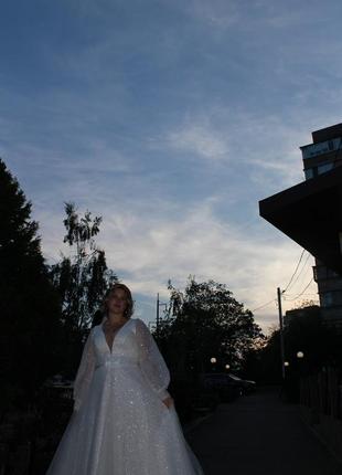 Эффектное свадебное платье в идеальном состоянии