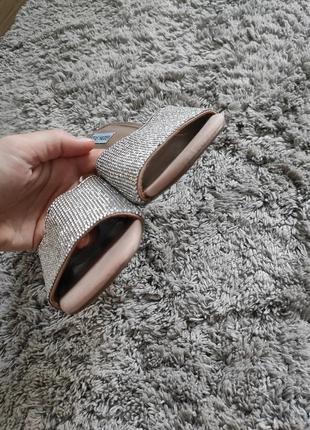 Босоніжки на каблуці підборах бежеві з стразами 39 розмір літні з квадратним носком