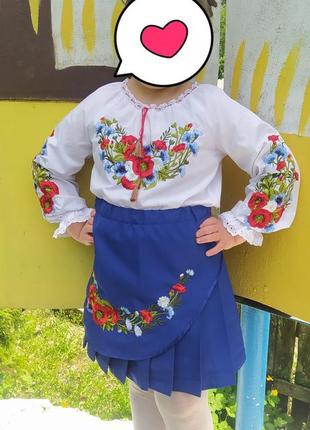 Костюм вишитий