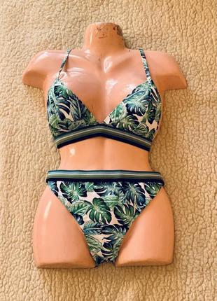 Купальник 👙 экзотические листья монстеры  с треугольной чашкой f&f (англия)