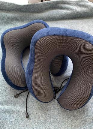 Подушка для подорожі
