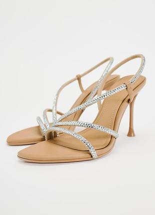 Босоножки zara
