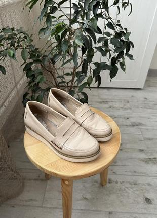Натуральная кожа крутые женские лоферы туфли бежевые плюс 🎁