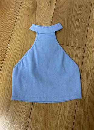 Топ блакитного кольору