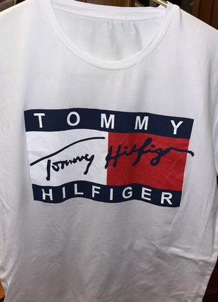 Футболка в стиле tommy hilfiger , размер s- m