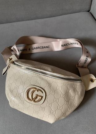 Жіноча бананка сумка на плечо