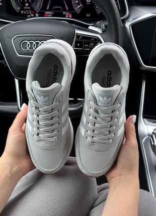 5 кольорів🌈 жіночі кросівки в стилі adidas iniki адідас / демісезонні / літні, осінні / замша, текстиль / білі, чорні, сірі2 фото