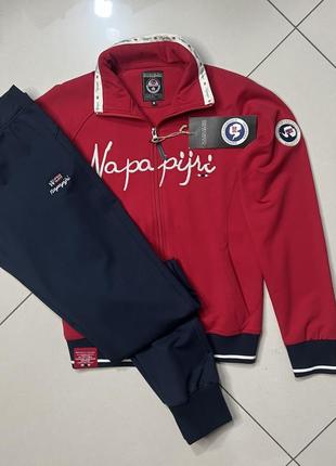 Жіночий спортивний костюм napapiri. червоний