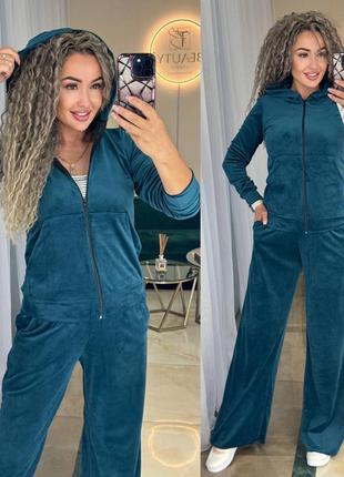 Велюровий костюм з капюшоном